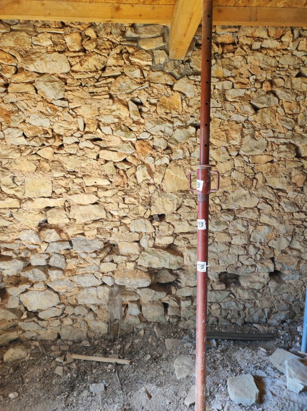 ouverture sur mur porteur, linteau en noyer